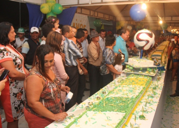 Nordestina II – População festeja 29º aniversário com bolo de 29 metros