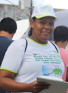 Carla pede a compreensão das empresas no descarte de resíduos proibidos lançados livremente.