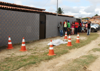 Água Fria II – Homem é assassinado na porta de casa a pedrada