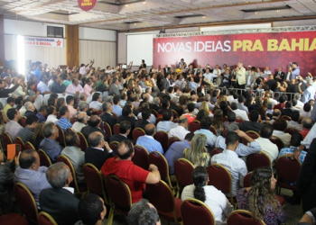 Salvador – “Poucas e boas” no evento do PT com a presença de Lula