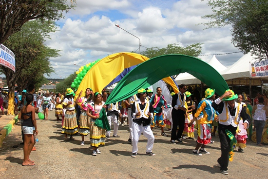Em clima de Copa do Mundo Queimadas realizou a tradicional lavagem e muitas atrações balançaram os foliões