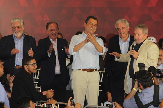 Salvador – Presença de Lula em ato da chapa governista empolga militância petista e aliada