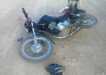 Motociclista fica gravemente ferido depois de colidir com carro de ex-vereador