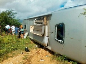 Motorista teria tentado desviar de uma moto.