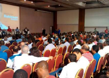 Em concorrido evento, Robinson Almeida recebe propostas para a pré-campanha à Câmara Federal