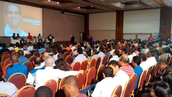 Em concorrido evento, Robinson Almeida recebe propostas para a pré-campanha à Câmara Federal