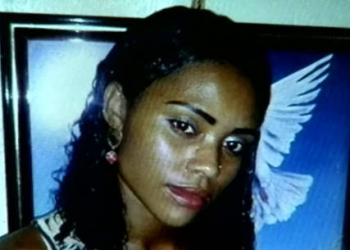 Mulher é esfaqueada por ex-companheiro na frente do filho de 4 anos