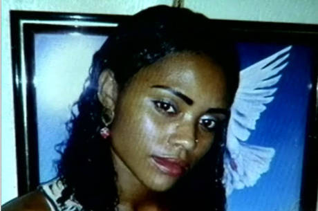 Mulher é esfaqueada por ex-companheiro na frente do filho de 4 anos