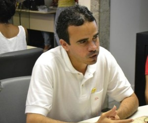 “Joaci e Leão disputam pau a pau para ver quem é o pior”, diz vice do PSOL