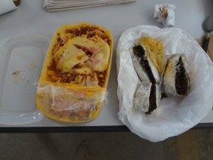 Jovem é detido ao tentar entregar lasanha com maconha a preso