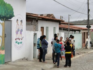 Mulher esfaqueada por ‘ex’ na escola de filho morre 21 dias após crime