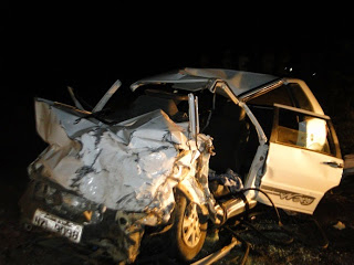 Dois morrem em batida com carro  na BA-250