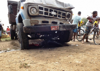 Motociclista morre ao colidir veículo com caçamba em Riachão do Jacuípe