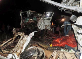 Mundo Novo – Colisão envolvendo caminhão e micro-ônibus da Sec de Saúde de Bonito deixa três mortos e vários feridos