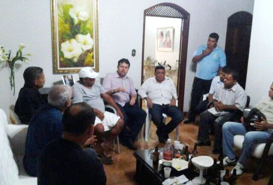 No final da pré-campanha, Alex da Piatã intensifica visitas aos municípios