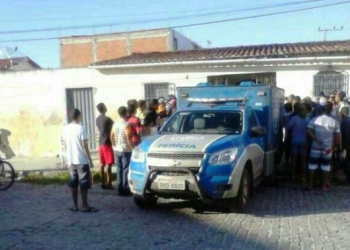 Corpo de aposentado é encontrado carbonizado dentro de casa no Centro de Cansanção