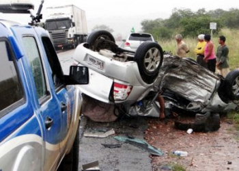Acidente envolvendo carro com seis pessoas de uma mesma família deixa três mortos próximo a Tucano