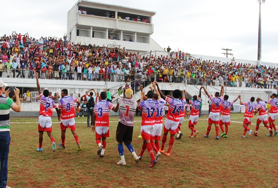 Bahia de Almas é campeão coiteense depois de vencer Ypiranga de Patos nos pênaltis