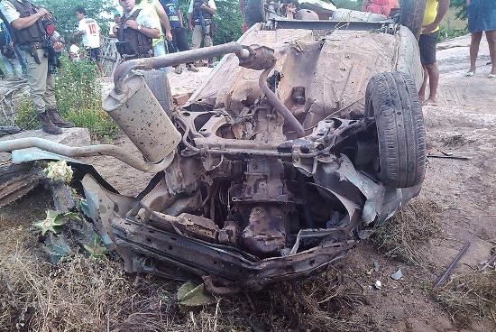 capotamento na ba 120 - 1