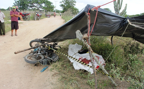 Colisão envolvendo duas motocicletas mata um e deixa dois feridos em Capela do Alto Alegre