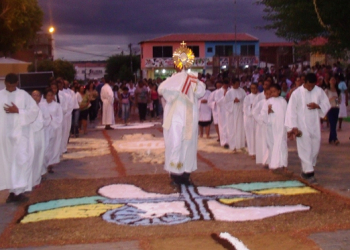 Missa e Procissão marcam o Dia de Corpus Christi em Queimadas