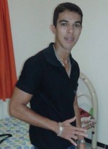 Neto fotografava para um site especializado em festas.