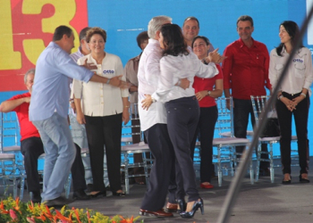 Poucas e Boas durante Convenção do PT e partidos aliados