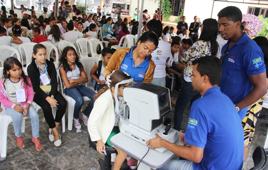 Coité – Programa Saúde na Escola realiza exame de vista em 700 estudantes da rede municipal de ensino