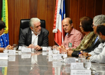 Wagner defende criação da Universidade Federal do Nordeste da Bahia