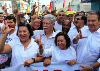 Lídice e Eliana recebem apoio popular no 2 de Julho; diz assessoria