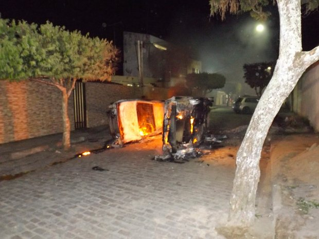 Amargosa: criança de um ano morta a tiro, presos fogem de delegacia e vários carros queimados