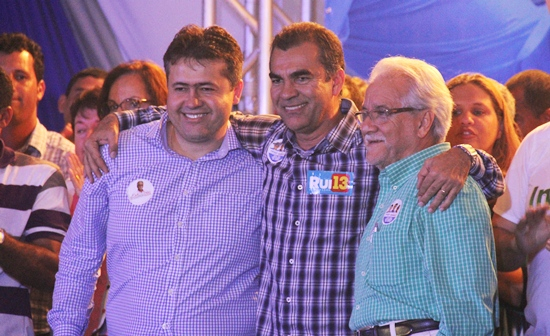 Prefeito de Coité apresenta oficialmente seus candidatos a deputado federal e estadual