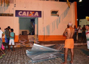 Bandidos voltam a estourar caixa eletrônico em Anguera;o mesmo havia sido estourado em fevereiro deste ano