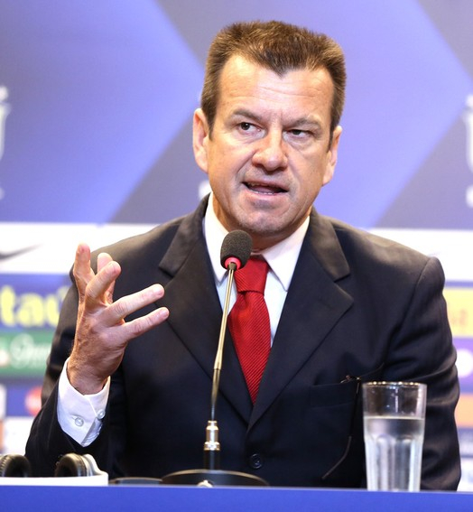 Dunga é anunciado oficialmente como novo técnico da seleção Brasileira