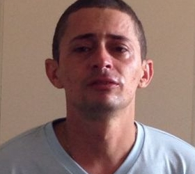 Homem descobre traição, mata mulher grávida e se entrega à polícia