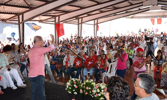 Joseildo lança candidatura à reeleição com festa em Alagoinhas