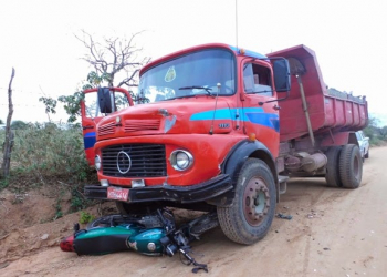 Motociclista fica gravemente ferido depois de colidir moto com caçamba na zona rural de Barrocas