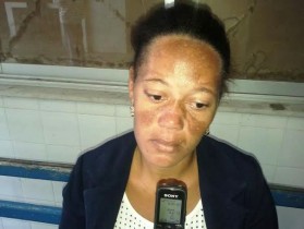 Mãe do bebê disse que por pouco não foi esfaqueada pelo companheiro embriagado. 