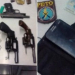 Operação conjunta da Polícia Militar e Civil de Coité apreende drogas e armas. Um jovem também foi apresentado, mas foi ouvido e liberado
