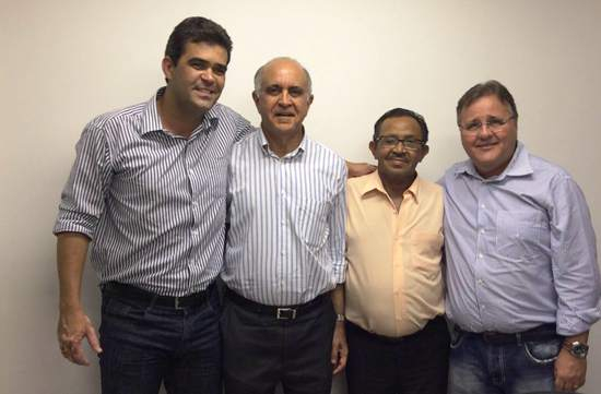 Prefeito do PR de Queimadas declara apoio à chapa da oposição