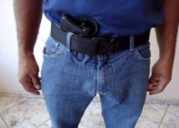 PM dispara arma contra o próprio órgão genital acidentalmente