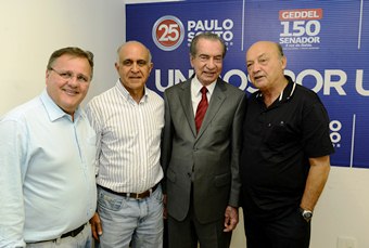 Geddel deseja ocupar a vaga de João Durval, eleito em 2006 pelos petistas e aliados.
