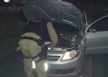 Vereador é preso ao conduzir veículo roubado e com placa falsa