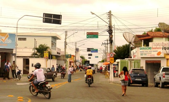 Dezoito deputados disputam os votos do eleitorado cansanãoense