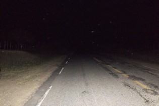 Os suspostos fantasmas não levantam suspeitas, mas desaparecem com o carro em movimento.