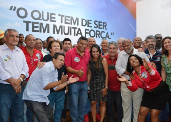 Candidato à reeleição, Rosemberg inaugura comitê com celebração ecumênica