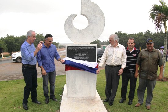 inauguração em nova soure