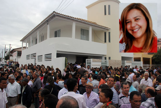 População de Retirolândia despede-se de Jane Rúbia do Salão