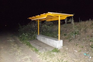 Ponto de ônibus onde os supostos fantasmas de duas jovems aparecem.