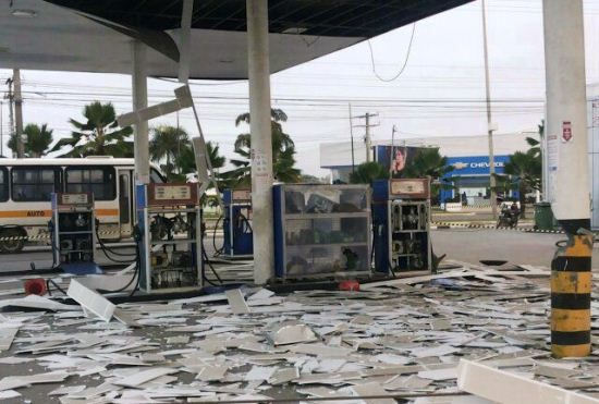 Feira de Santana: posto de combustível fica parcialmente destruído após explosão